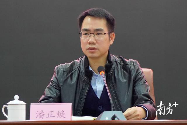 連州市委書記潘正煥提出，要始終切實(shí)把疫情防控當(dāng)作重點(diǎn)工作來抓，嚴(yán)防輸入性風(fēng)險。張曉欣 攝