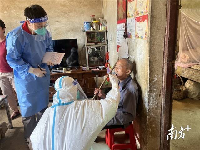 組織力量入戶檢測(cè)，全力推進(jìn)“應(yīng)檢盡檢”。